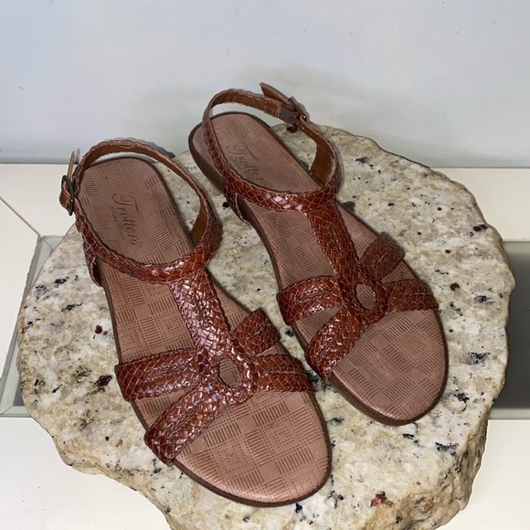 Trotters Brown Woven Sandals - Picture 1 of 16